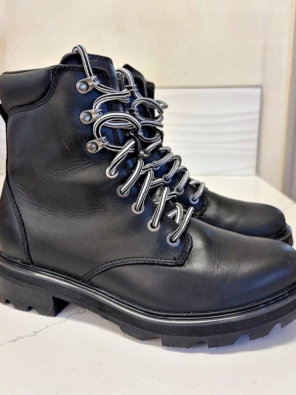 Almost NEW Sorel Hi-Line Lace Waterproof Black Boots- US 8.5/ EU 39.5